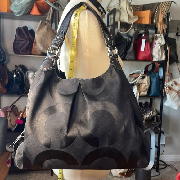 COACH 13894 black canvas/leather hobo shoulder bag. - Picture 4 of 15